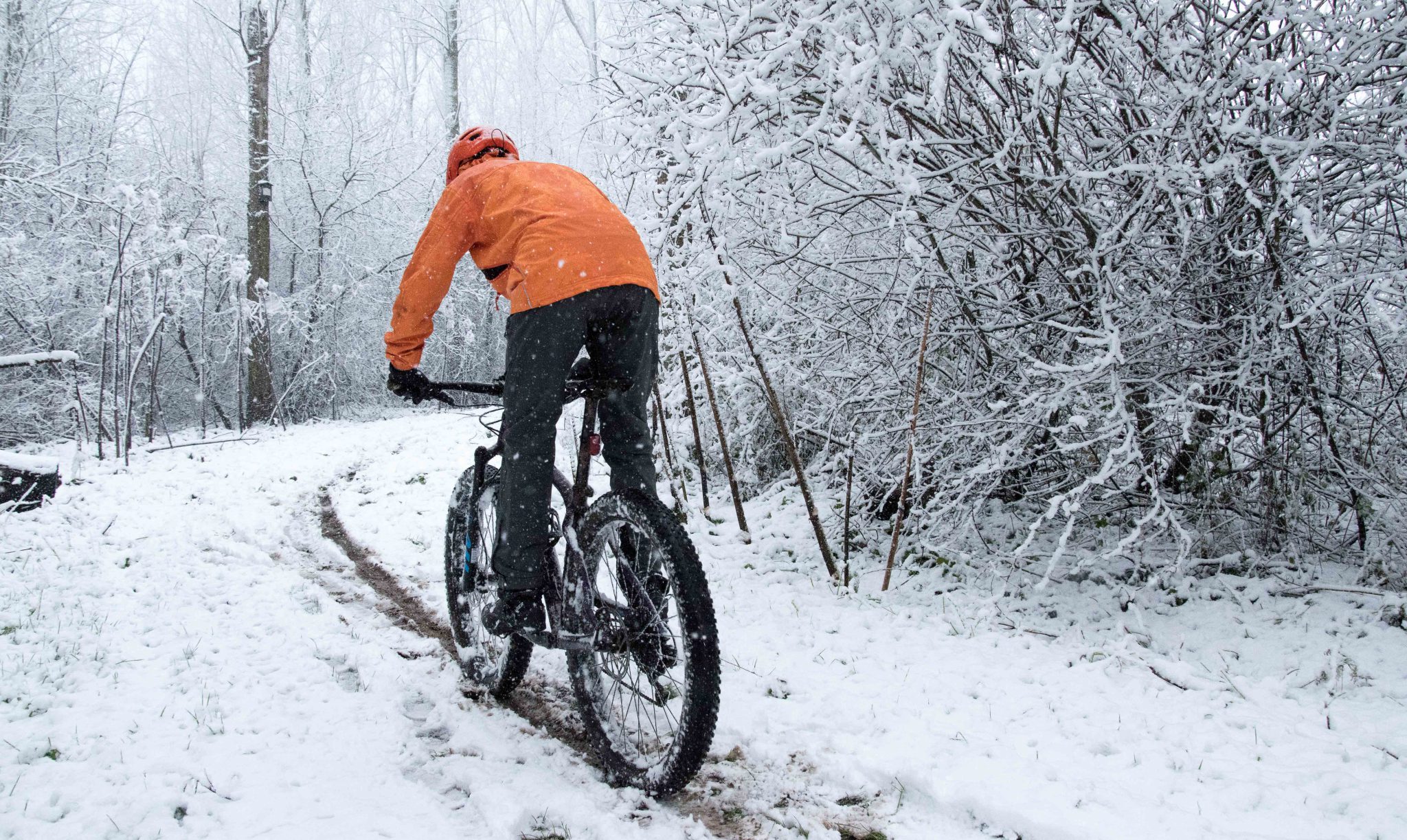 Twintest warme winterbroeken: Bontrager OMW Softshell versus Endura Singletrack Trail Pants